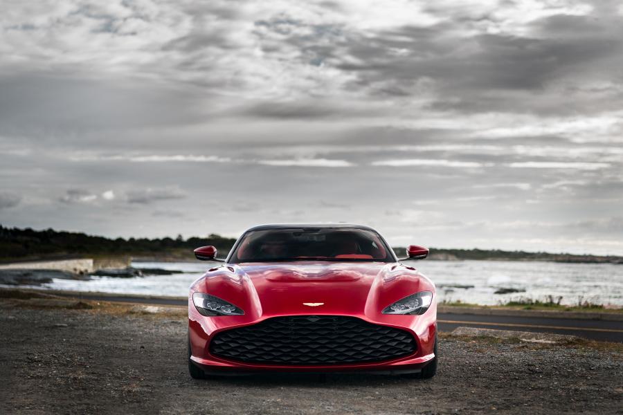  Aston Martin DBS GT Zagato 2019 года  (фото 2 из 24)